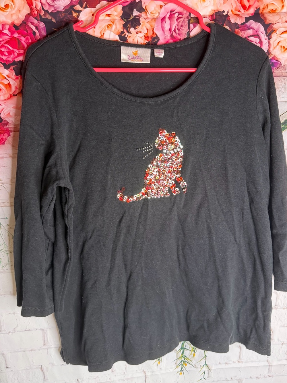 Quacker Factory Black Top with Red & Silver Sequin Cat